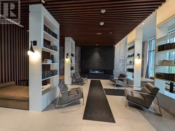 Oakville (ro River Oaks), ON L6H6Z3,297 Oak Walk DR #310
