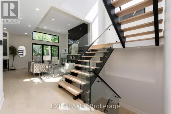 Oakville (oo Old Oakville), ON L6K1X9,144 STEWART STREET