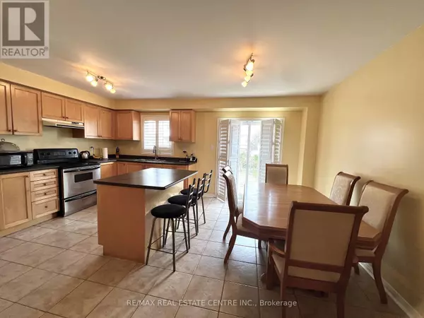 Brampton (bram East), ON L6P1J5,77 ZIA DODDA CRESCENT