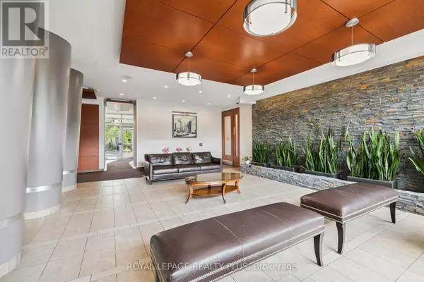 Mississauga (hurontario), ON L5R1Y2,50 Kingsbridge Garden CIR #712