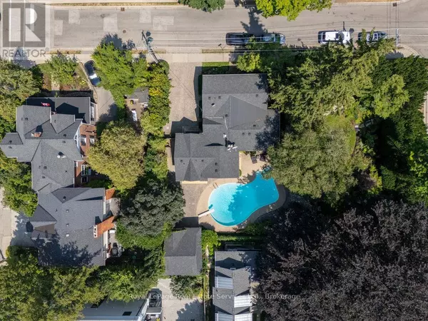 Oakville (oo Old Oakville), ON L6J3A4,68 THOMAS STREET