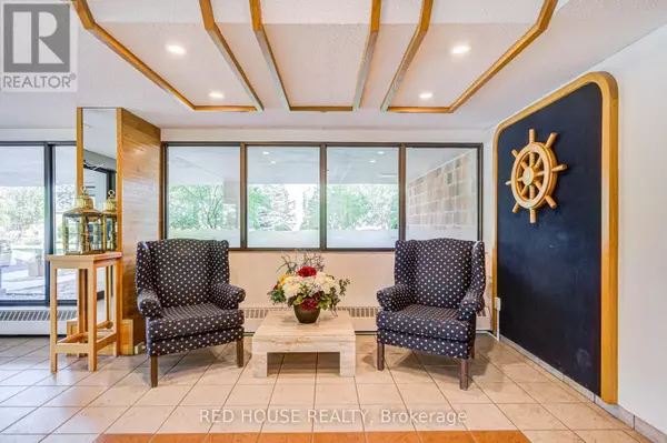 Burlington (appleby), ON L7L5L2,5250 Lakeshore RD #809