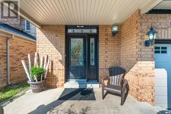 Milton (de Dempsey), ON L9T5N8,194 MANLEY LANE