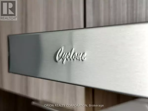 Mississauga (creditview), ON L5B0L6,430 Square One DR #510