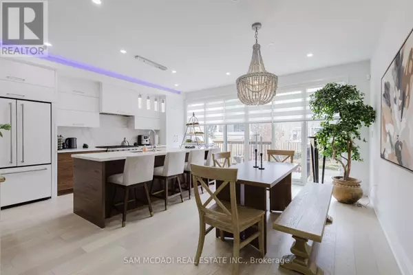 Mississauga (port Credit), ON L5H2R9,11A MAPLE AVENUE N