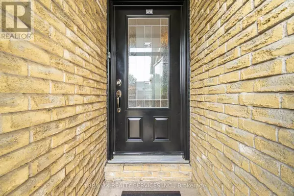 Brampton (heart Lake East), ON L6Z1M8,12 SPARKLETT CRESCENT