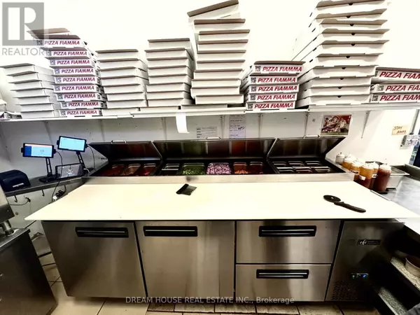 Toronto (elms-old Rexdale), ON M9W3W7,2267 Islington AVE #7