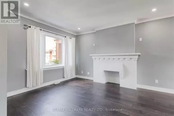 Toronto (caledonia-fairbank), ON M6E3V1,161 SELLERS AVENUE