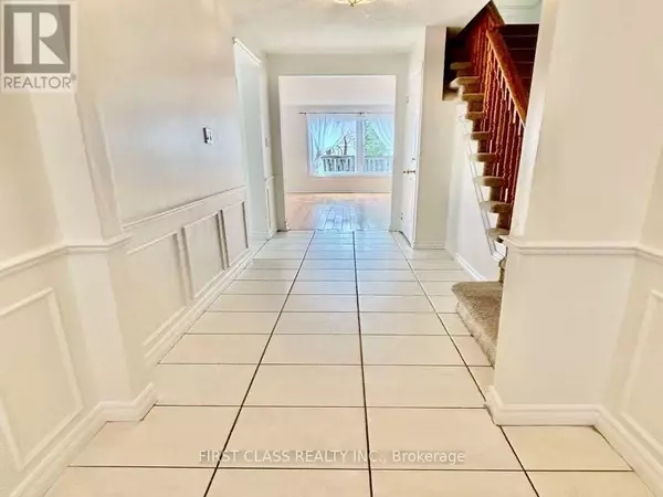 Mississauga (creditview), ON L5C3Y5,MAIN&UPPER LEVEL - 4230 PERIVALE ROAD