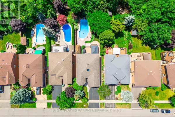 Oakville (ro River Oaks), ON L6H6B1,2246 GRAND RAVINE DRIVE