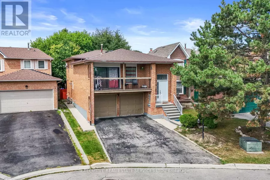 14 ALBEMARLE COURT, Brampton (heart Lake), ON L6Z1R4