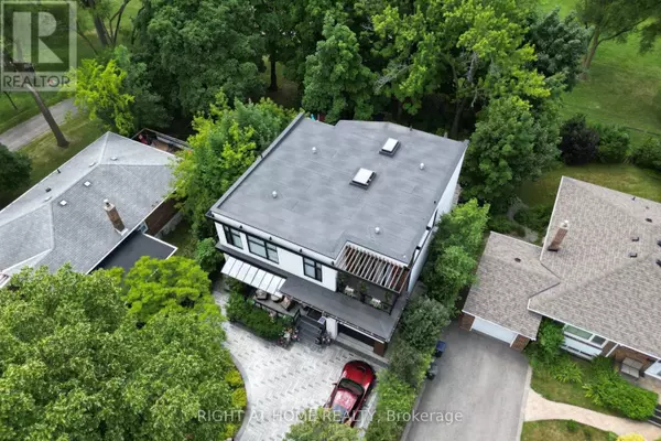 238 RENFORTH DRIVE, Toronto (markland Wood), ON M9C2K9