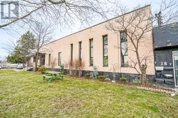 Toronto (islington-city Centre West), ON M8Z2W9,26-30 Six Point RD #Unit #21