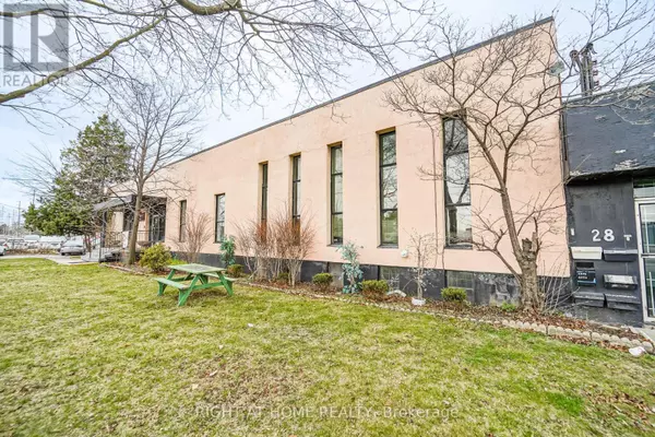 Toronto (islington-city Centre West), ON M8Z2W9,26-30 Six Point RD #Unit #25