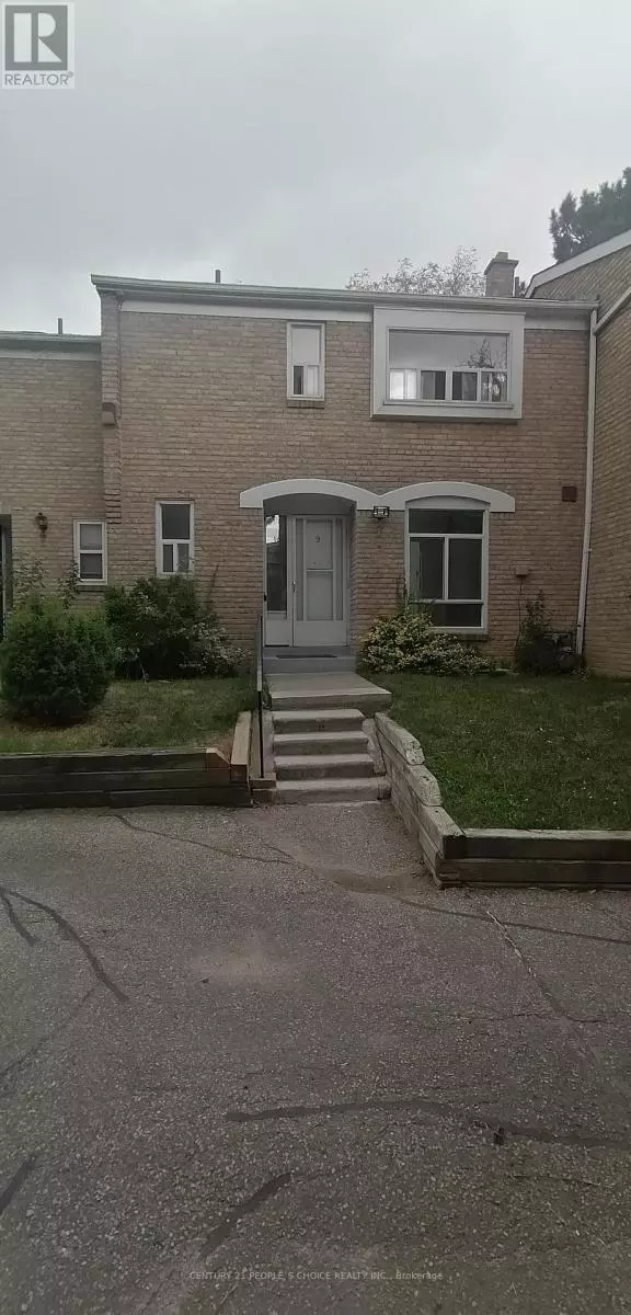 Toronto (black Creek), ON M3N2G7,17 Gosford BLVD #9