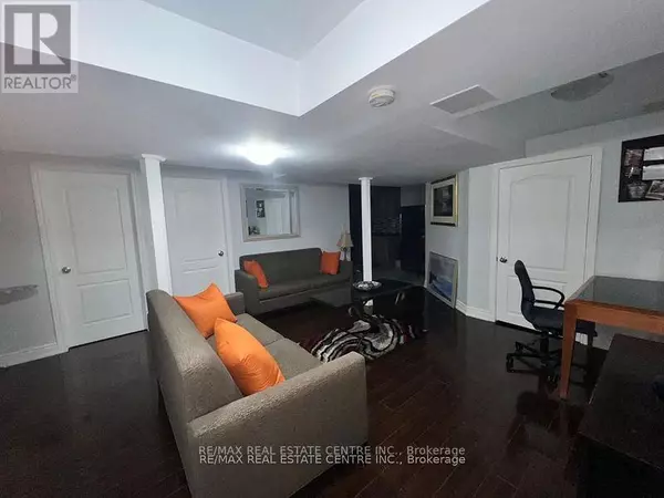 Brampton (credit Valley), ON L6X5J4,40 Victoriaville RD #Lower