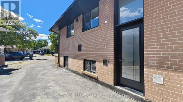 Mississauga (malton), ON L4T2H9,7087 LANDEN COURT