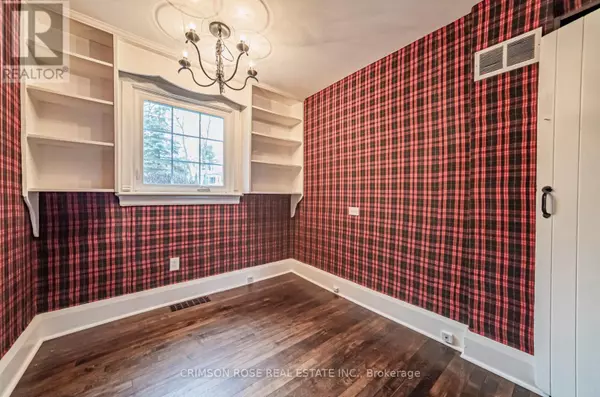 Oakville (sw Southwest), ON L6K2N9,40 BIRCH HILL LANE