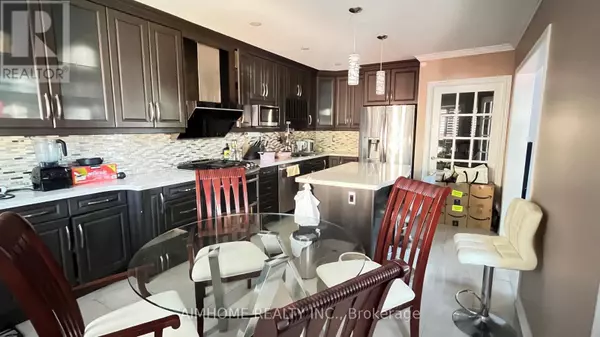 Mississauga (meadowvale Village), ON L5W1K2,MAIN AND UPPER - 881 KNOTTY PINE GROVE