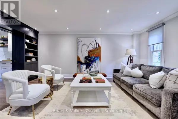 Oakville (sw Southwest), ON L6L5X1,262 VINOVA COURT