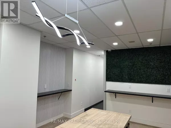 Mississauga (city Centre), ON L5B3J1,350 Burnhamthorpe RD West #200-05