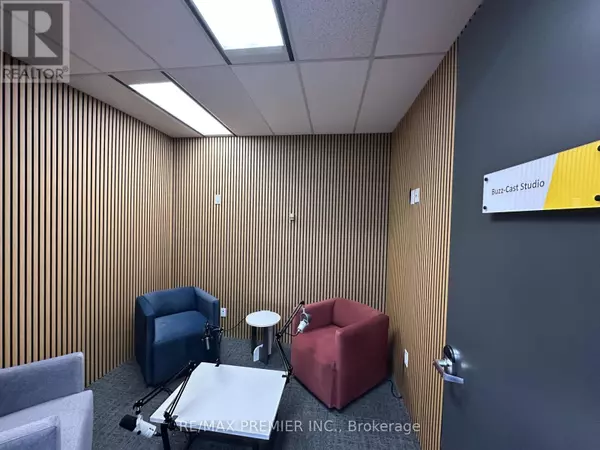 Mississauga (city Centre), ON L5B3J1,350 Burnhamthorpe RD West #200-B01