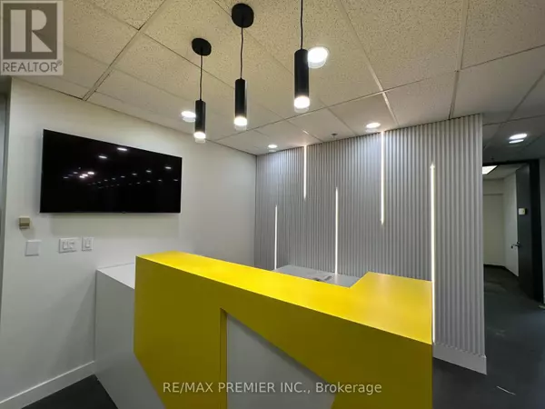 Mississauga (city Centre), ON L5B3J1,350 Burnhamthorpe RD West #200-B01