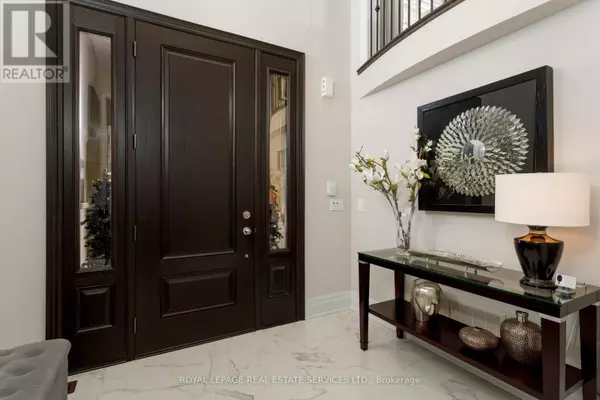 Oakville (wo West), ON L6K0H3,251 HANOVER STREET