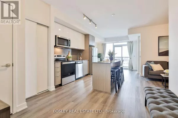 Toronto (stonegate-queensway), ON M8Z1N8,859 The Queensway #612