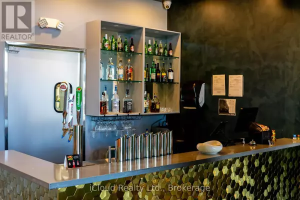 Brampton (gore Industrial South), ON L6T5J6,10 Beaumaris DR #14A