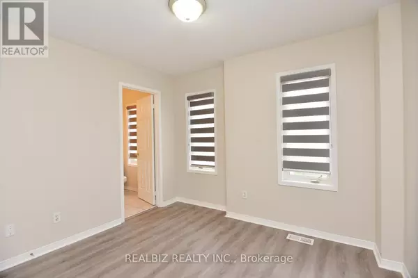 Toronto (york University Heights), ON M3N2P4,14 HERZBERG GARDENS