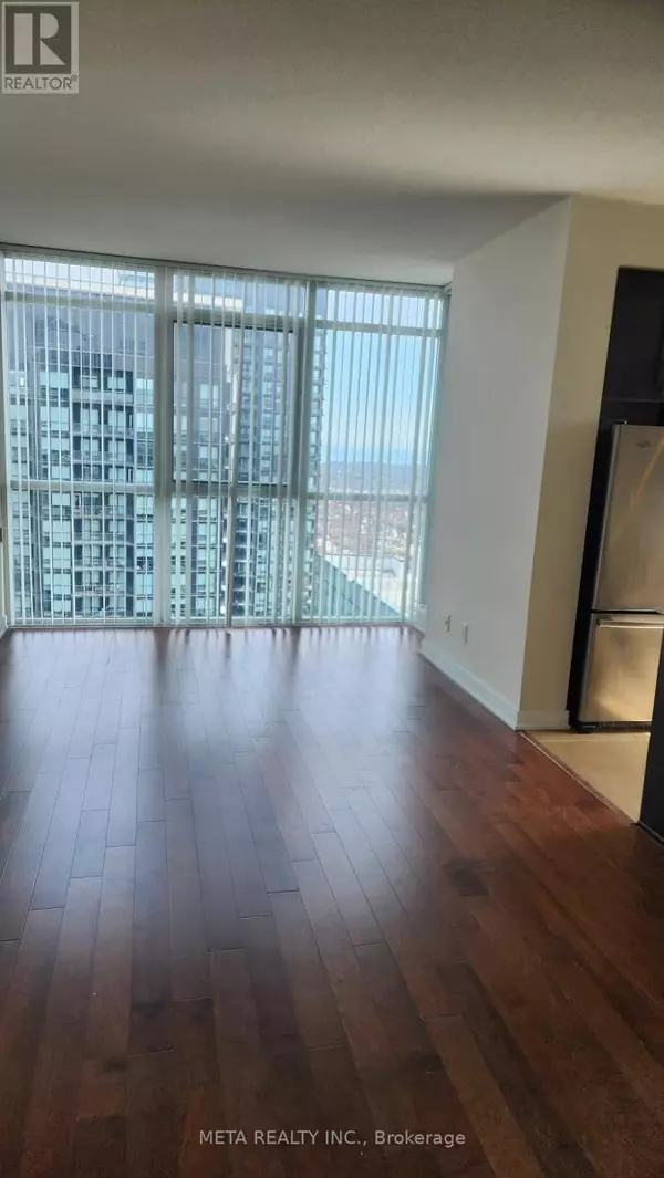 Mississauga (hurontario), ON L5B0E9,4070 confederation PARK #4204