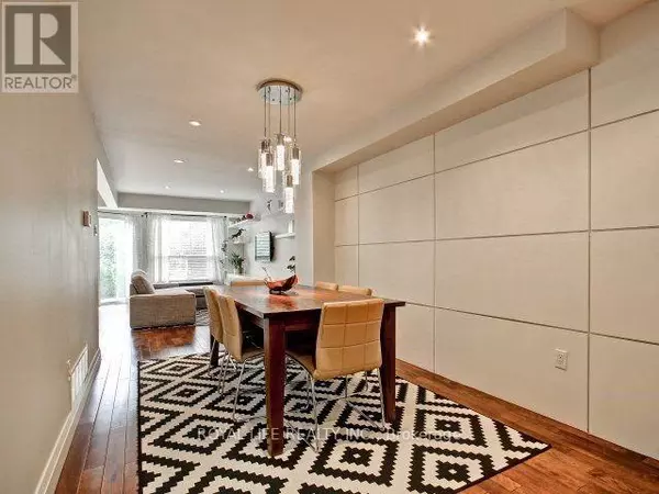 Oakville (ga Glen Abbey), ON L6M3B5,1070 LINDSAY DRIVE