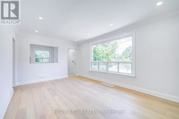 Toronto (elms-old Rexdale), ON M9W3P8,38 ESMOND CRESCENT