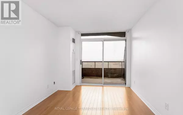 Mississauga (city Centre), ON L5B4P5,3888 Duke Of York BLVD #2828