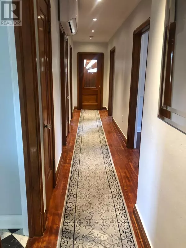 Toronto (long Branch), ON M8W1E2,1 Ash CRES #Main Fl