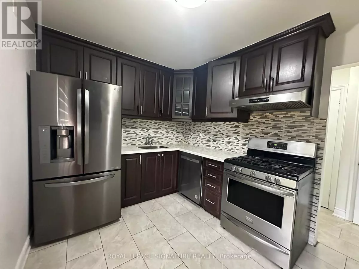 Toronto (west Humber-clairville), ON M9V2A8,16 Litchfield CT #115