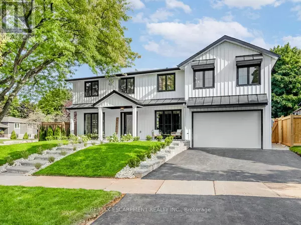 Oakville (wo West), ON L6L2T2,2212 URWIN CRESCENT