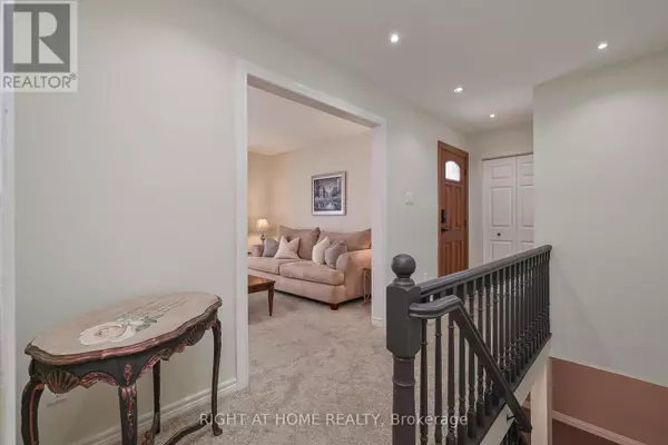 Brampton (southgate), ON L6T3G5,25 DEVONSHIRE DRIVE