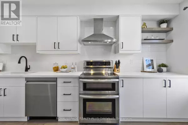 Oakville (ro River Oaks), ON L6H5L8,2272 Mowat AVE #34