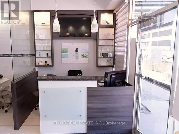 Mississauga (streetsville), ON L5N1A2,39 QUEEN STREET N