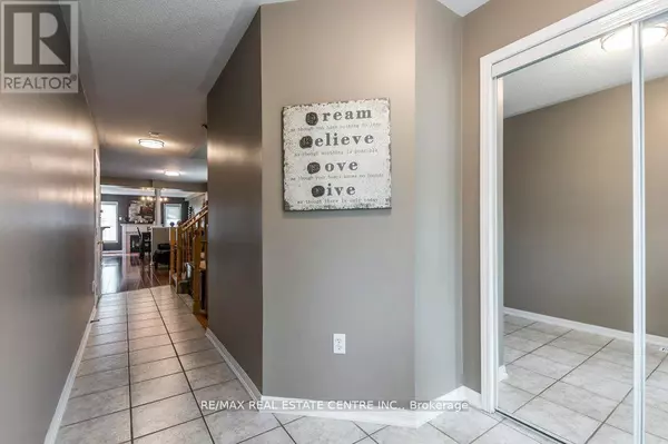 Milton (de Dempsey), ON L9T6B7,46 LIVINGSTON ROAD