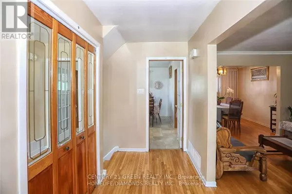 Mississauga (malton), ON L4T3M4,35 YORK STREET
