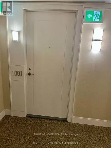 Toronto (yorkdale-glen Park), ON M6A0C4,3091 Dufferin ST #1001