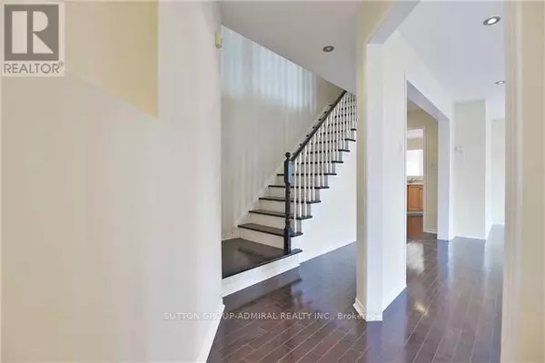 Mississauga (meadowvale Village), ON L5W1A8,838 GOLDEN FARMER WAY