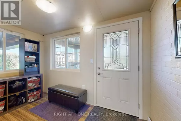 Mississauga (lakeview), ON L5E1J8,907 FOURTH STREET