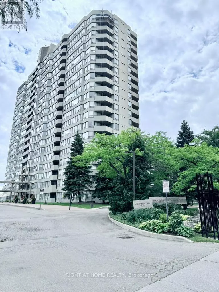 Mississauga (hurontario), ON L5R3G8,700 Constellation DR #1808