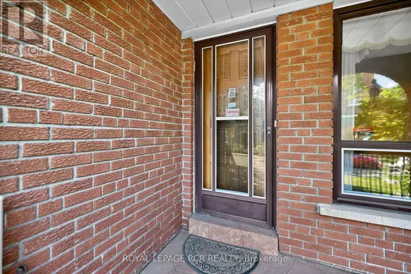 Toronto (weston), ON M9N2B9,8 CROSS STREET