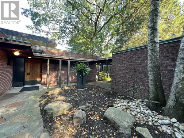 Mississauga (clarkson), ON L5J2W6,1379 CLARKSON ROAD N