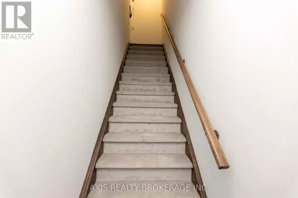 Oakville (jm Joshua Meadows), ON L6H7X5,349 Wheat Boom DR #324